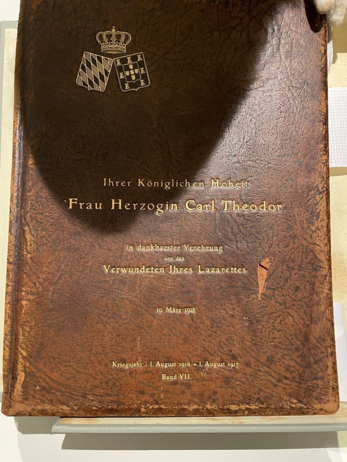 Historisches Röntgen-Fotoalbum Historisches Röntgen-Fotoalbum